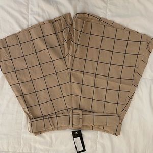 Check print belted high waist shorts, size M.